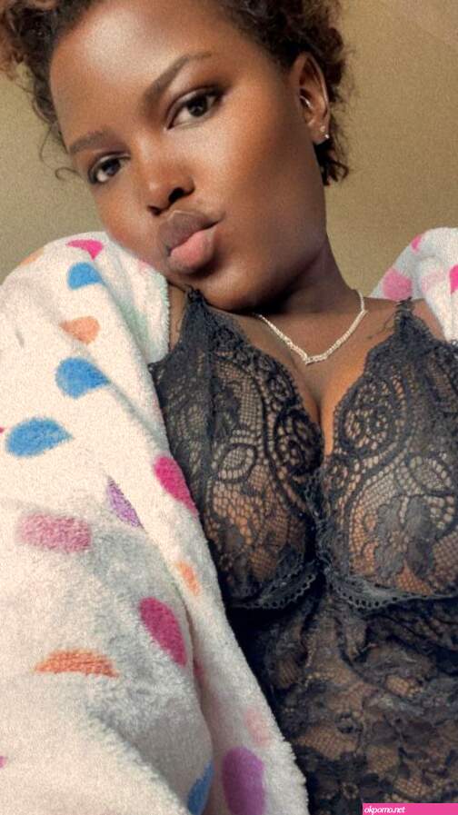 Sexy Kenyan Woman Opens Her Thighs and Scratches Her Pussy