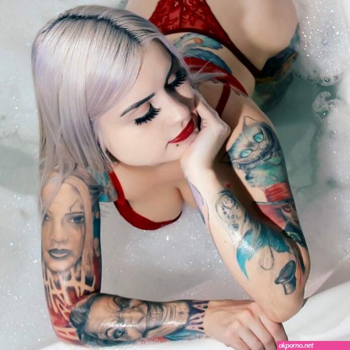 Leticia Colin nua