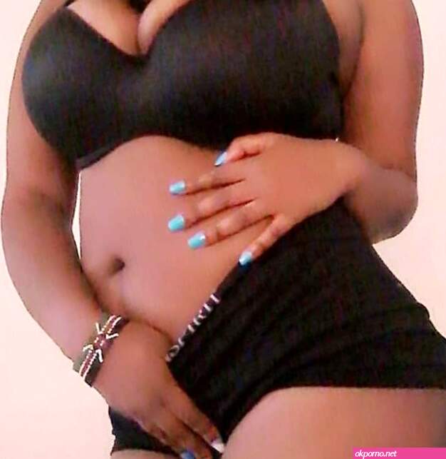 Kutomba malaya mwenye matako kubwa sana