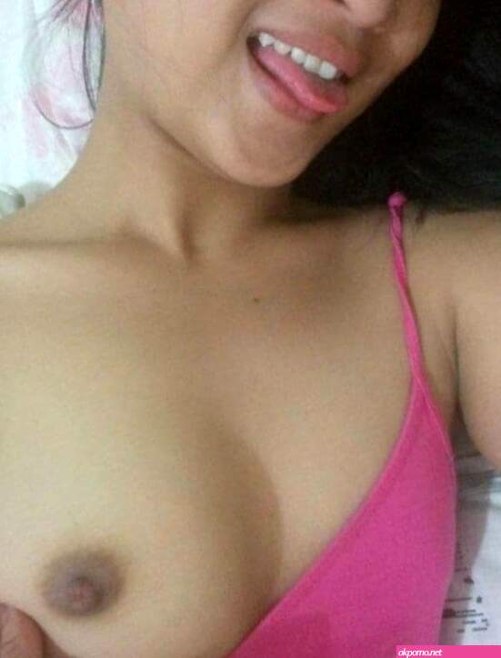Cewek Abg Pamer Toket