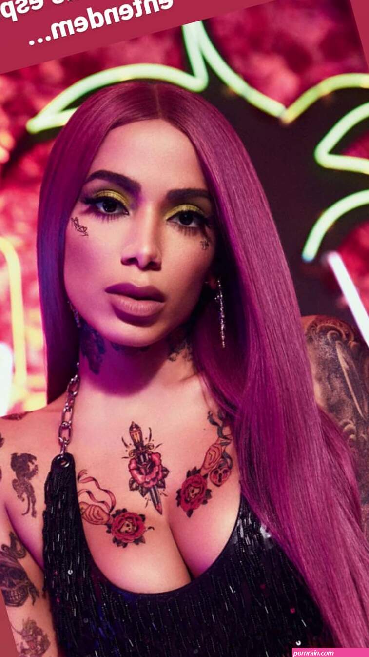 Cantora Anitta tatuando o cu onlyfans