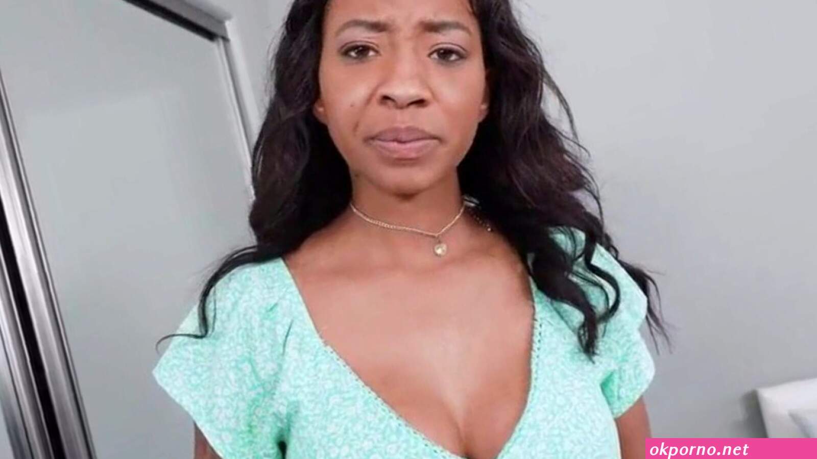 Curvaceous black mom squirting a fat pussy