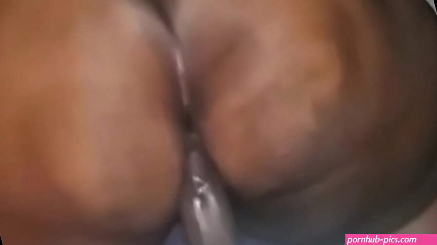 Mbarara Porn Photos of Horny Sugar Mummy Spreading Pussy -