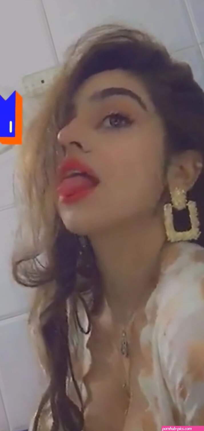 Fatima Tahir downblouse cleavage her leaked video link in comments
