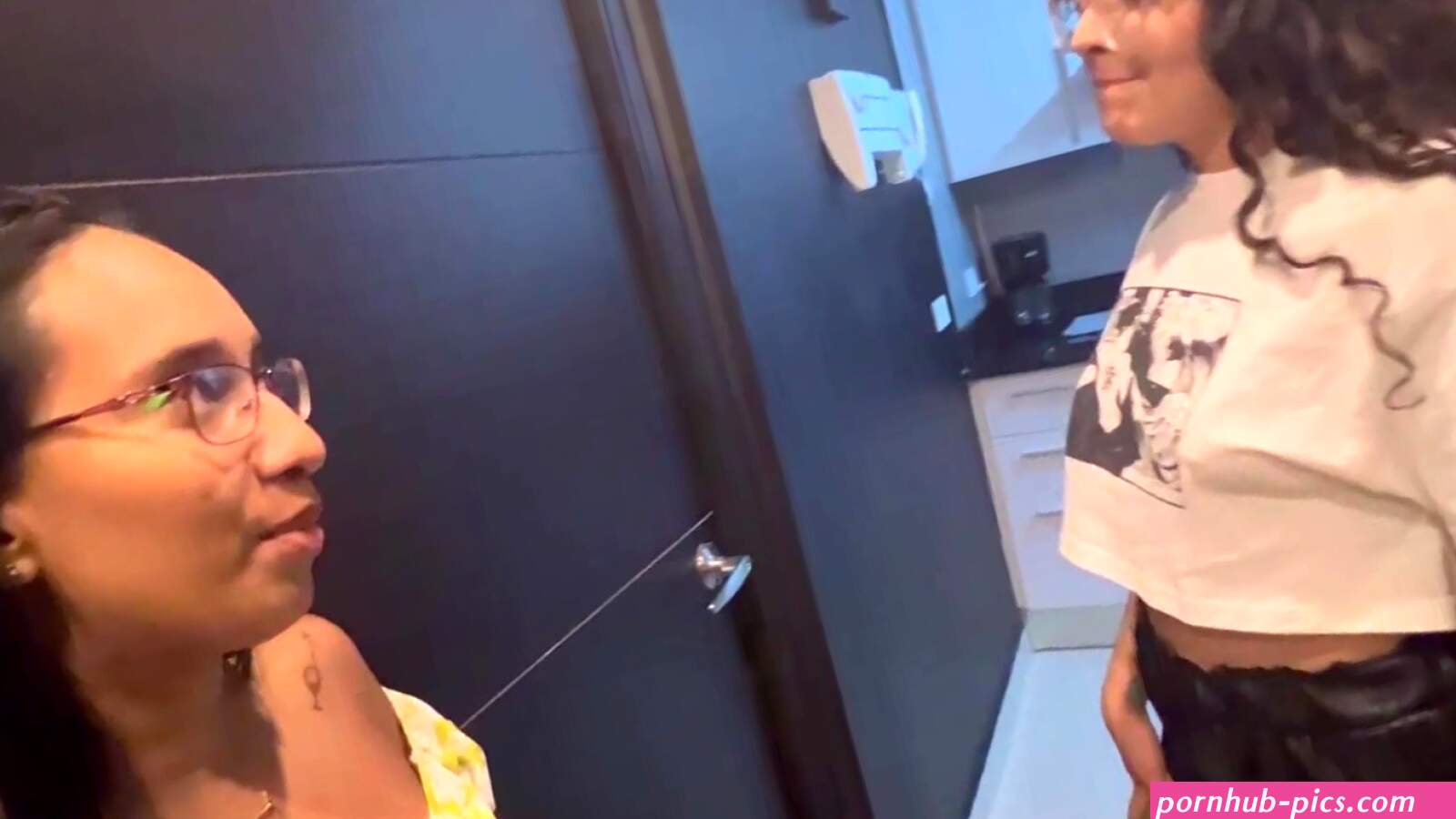 Vdeo Pornô Carioca Com Bunduda Morena Safada Trepando De 4