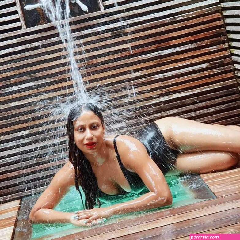 Kamalika Chanda Hot Bikini Looks: Stunning Swimsuit Photos Collection