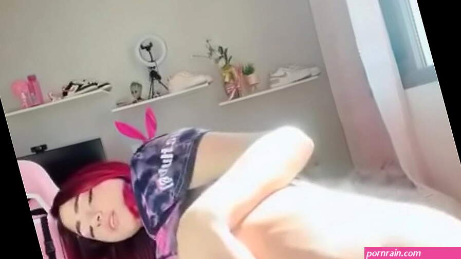 Amiichan se masturbando