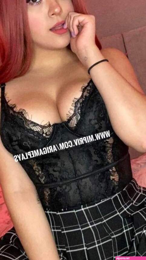 Arigameplay moviendo las tetas