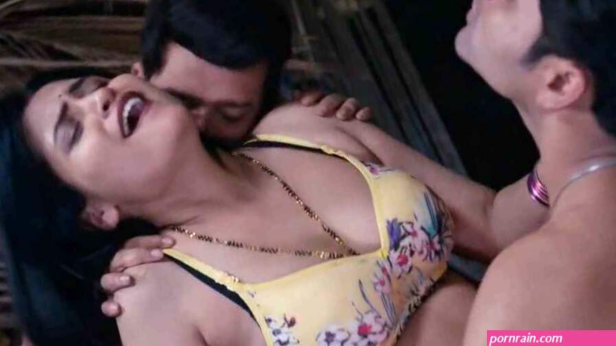 dubai bhauji bull app xxx web series Free Porn Video
