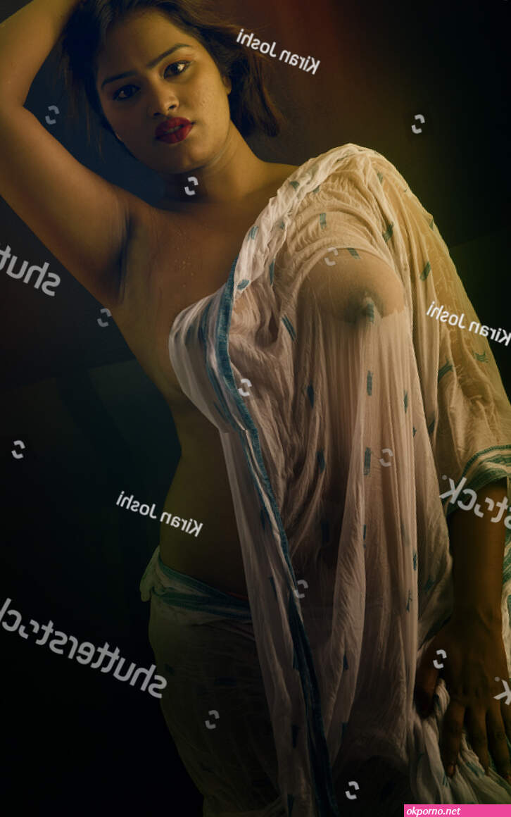 Nude Lady Wet Transparent Saree Stock Photo 687380119