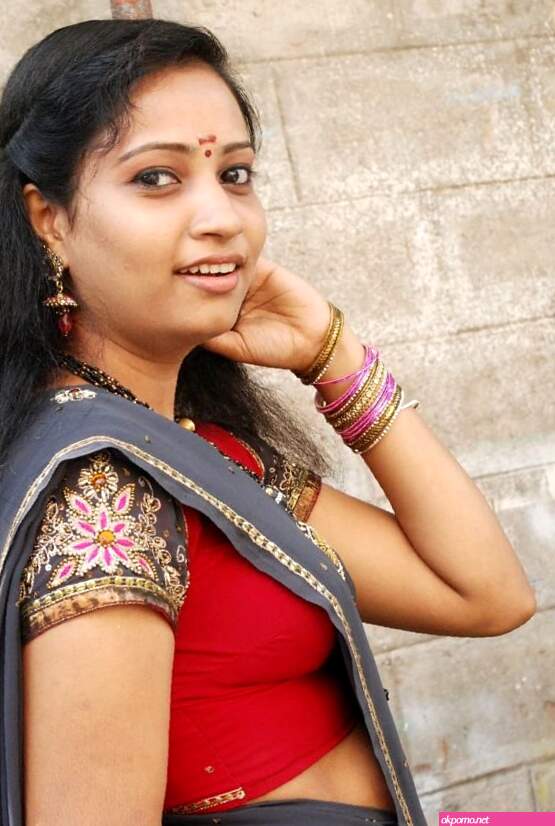 unmarried half saree girl 4