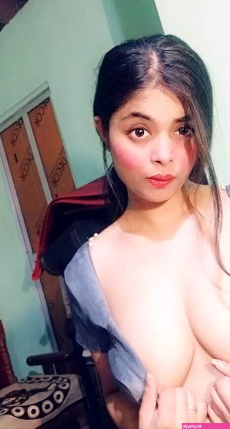 Indian school teacher see through saree boobs