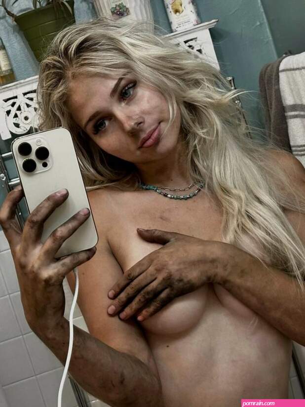 Lindsaybercosky Nude Leaked OnlyFans