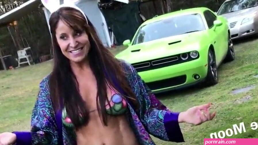 Hot Slut with Body Paint: American Porn