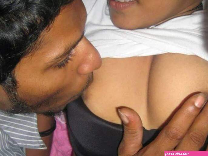 Online Leaked Photos Of Horny Tamil Girl Boobs Sucked By Lover