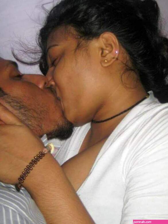 Online Leaked Photos Of Horny Tamil Girl Boobs Sucked By Lover