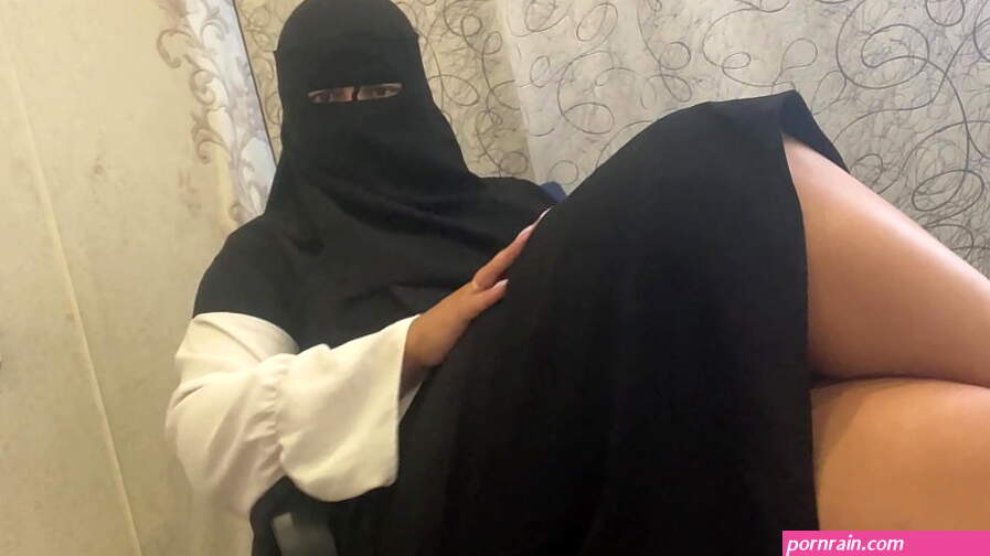 hijab arab stepmom masturbation