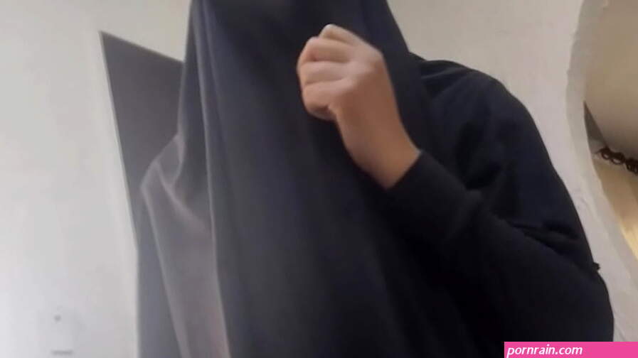 Arab MILF Masturbates Squirting Pussy To Rough Orgasm On Webcam While Wearing Niqab Porn Hijab XXX