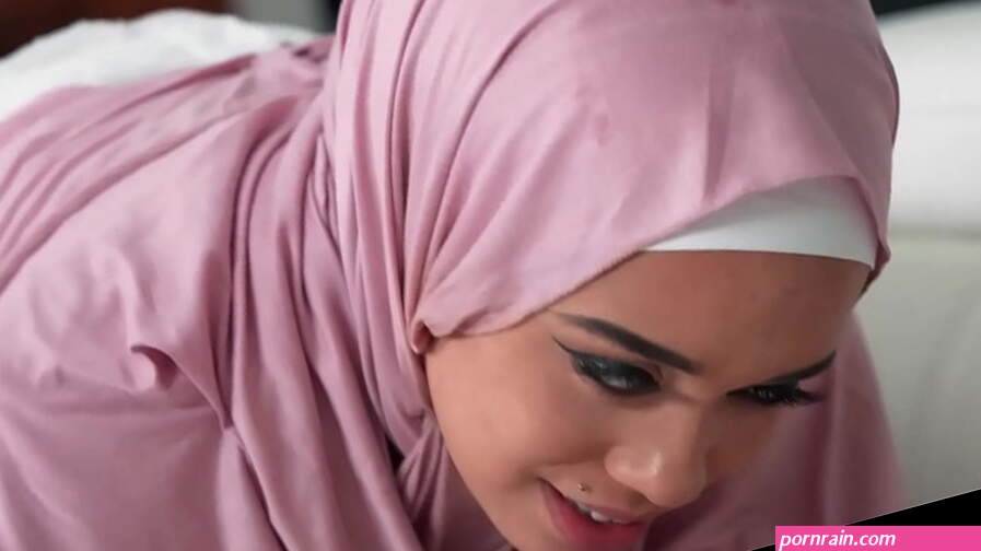 Boyfriend Has Special Chance to Have Sex With Hijab Girl