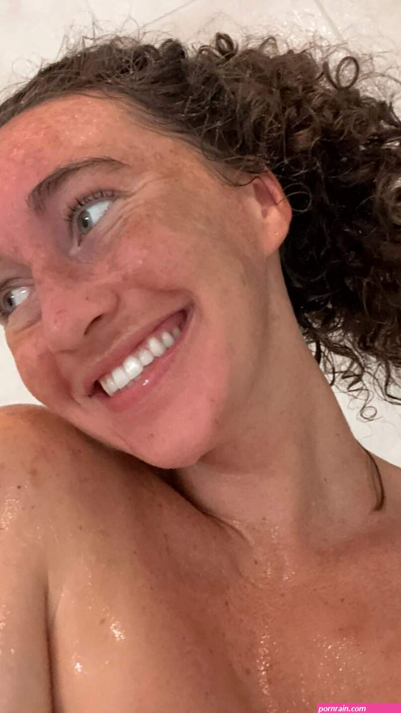 Karlye Taylor X: Shower time
