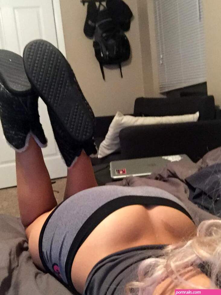 Flaky Bubble Butt Latina