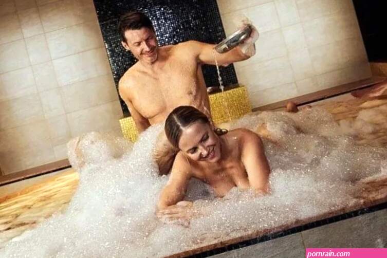 What Norways naked mega-spa is like to visit: a prudish Brit strips off for a hugely liberating experience