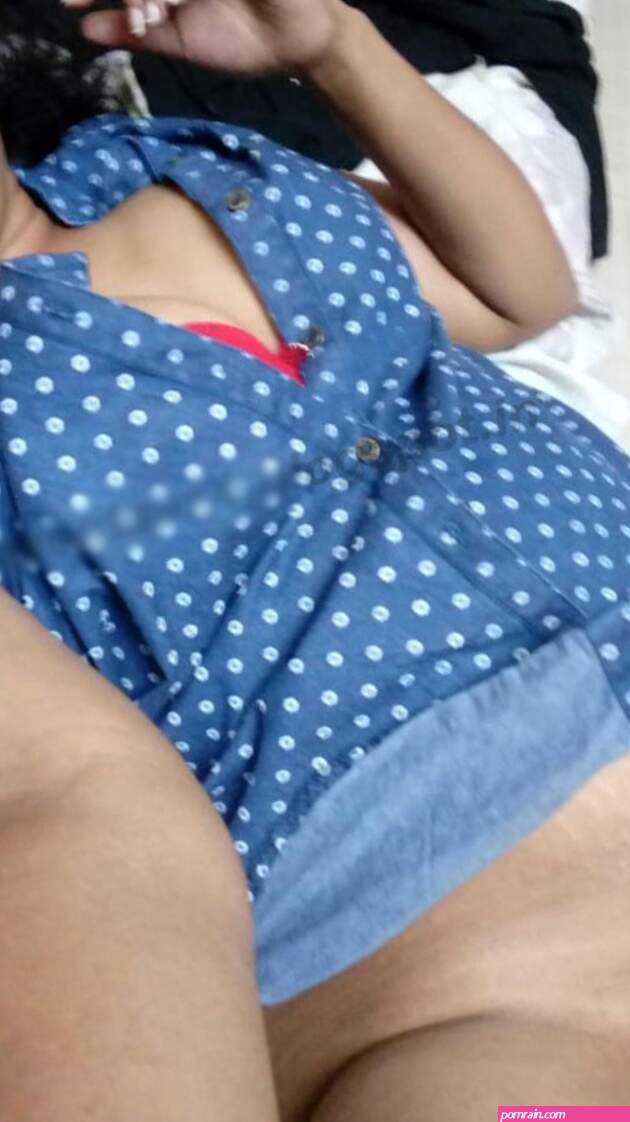 Tamil Aunty Showing Big Boobs And Hairy Pussy