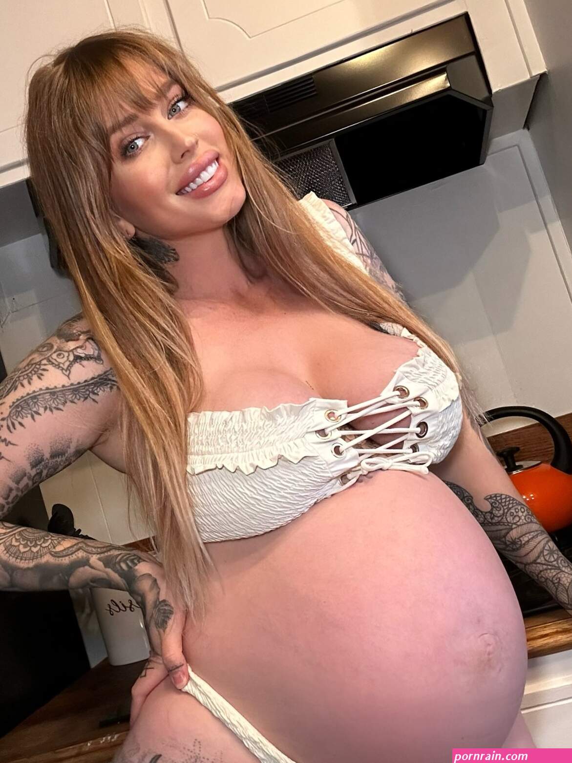 TW Pornstars Vicky Aisha Twitter Tell Me Something Good 9 48sexiezpix Web Porn