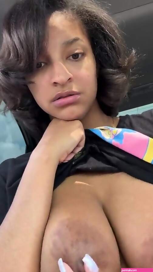Onlyfans-foxybrown20 boob suck