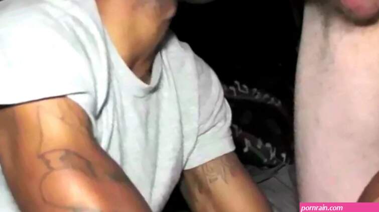 Suceur de bites clandestin video porno gay Universblack
