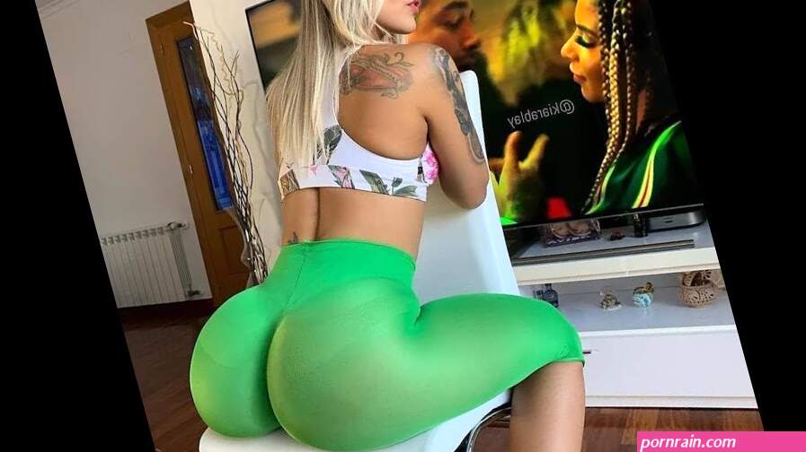 Kiara Blay Twerking
