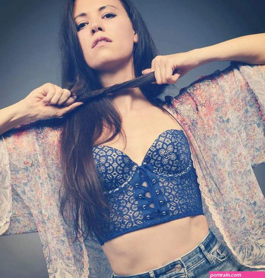 Meredith Garretson Sexy Photos Collection
