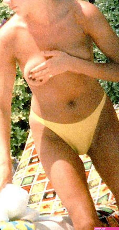 Victoria Beckham Nude Pictures. Rating 6.3210