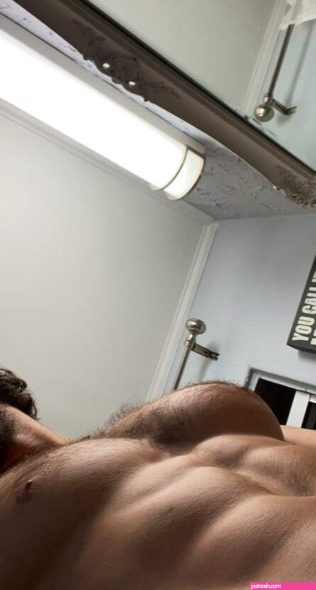 tooturnttony on X: shave my titties??