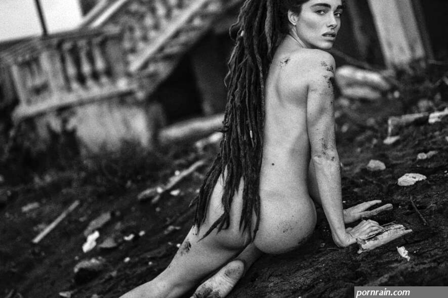 photography by Model Manya Muse France