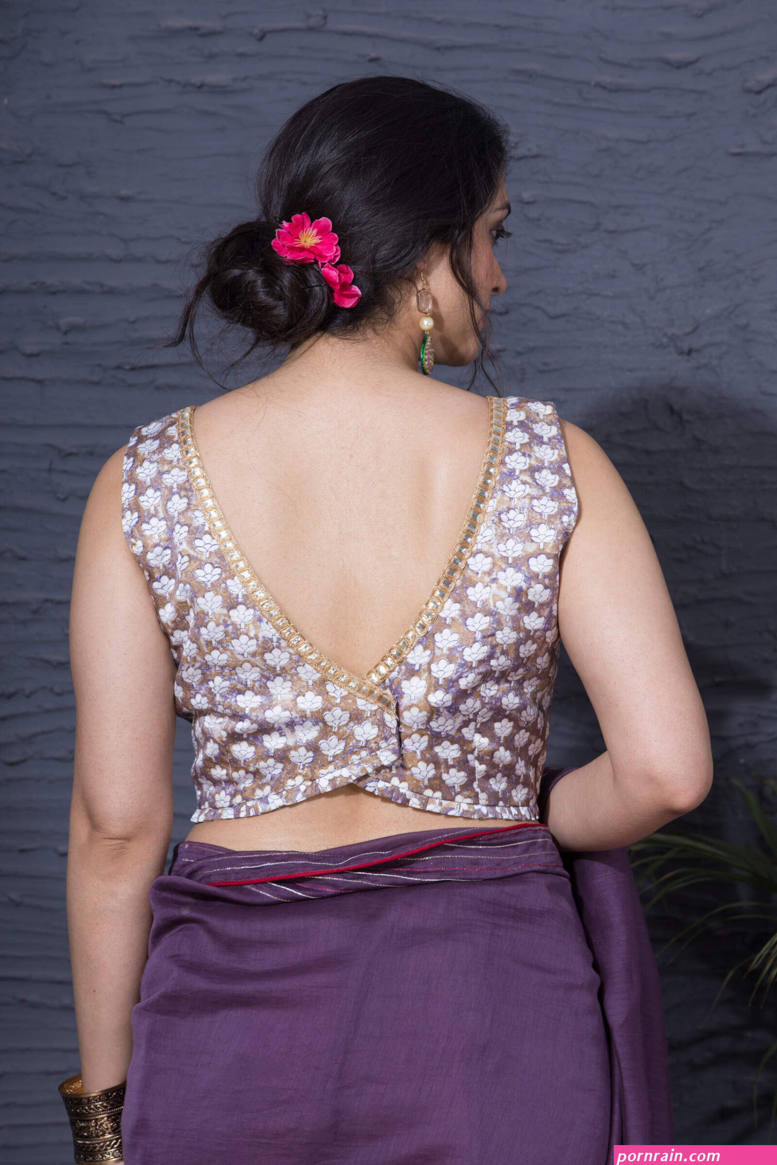 Backless tamil aunties photo