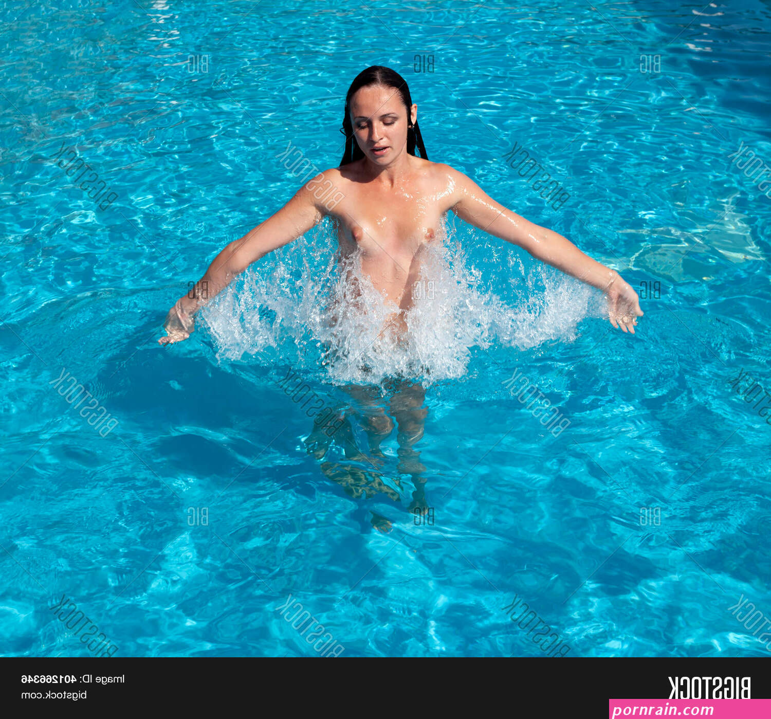 Naked sweeming