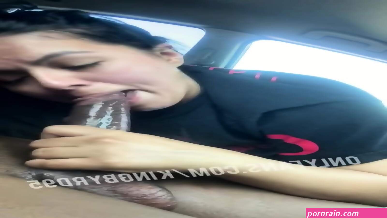 Latina sucking bbc
