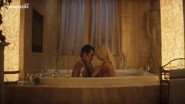 Pam And Tomy nude