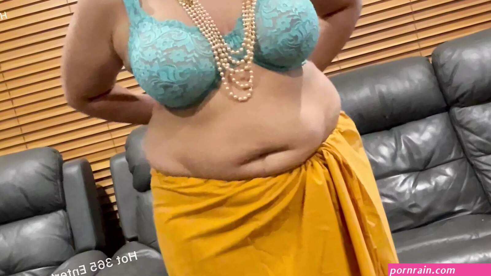 Desi aunty remove bra panty nude
